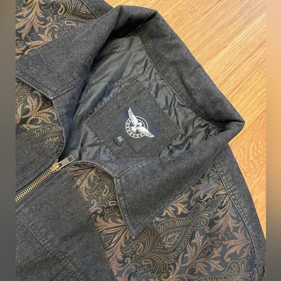 Freeborn Copper & Denim Men’s Size 48 GOld Embellished Dark Jean Jacket - Picture 4 of 5